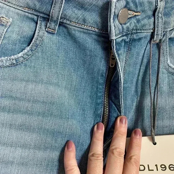 DL1961 Wallace High Rise Vintage Jeans Size 30 - Picture 9 of 15